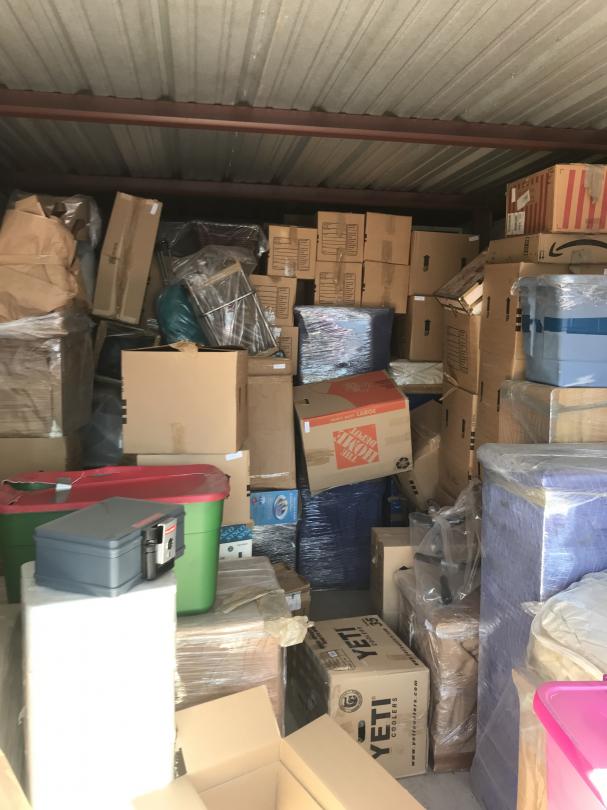 Storage Unit Auction in Phoenix , AZ at Arizona Storage Inns Phelps